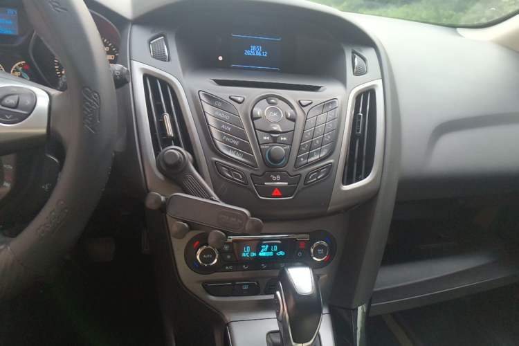 Used Ford Focus 2012 Sedan 1.6L Automatic Fashion Edition Audio And AC Panel