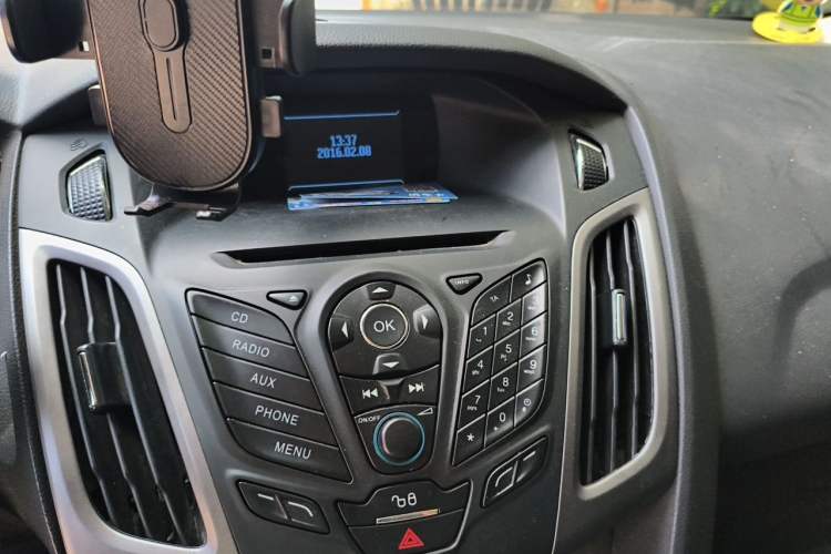 Used Ford Focus 2012 Sedan 1.6L Automatic Fashion Edition Audio And AC Panel