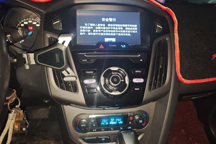 Used Ford Focus 2012 Hatchback 1.6L Automatic Fashion Edition Audio And AC Panel