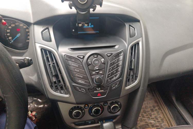 Used Ford Focus 2012 Hatchback 1.6L Automatic Comfort Model Audio And AC Panel