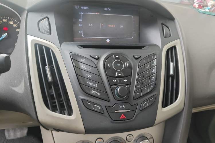 Used Ford Focus 2012 Sedan 1.6L Automatic Comfort Model Audio And AC Panel