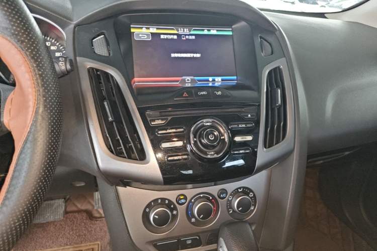 Used Ford Focus 2012 Hatchback 1.6L Automatic Comfort Model Audio And AC Panel