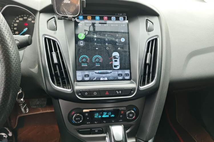 Used Ford Focus 2012 Sedan 1.6L Automatic Fashion Edition Audio And AC Panel