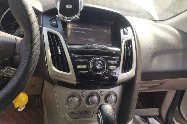 Used Ford Focus 2012 Sedan 1.6L Automatic Comfort Model Audio And AC Panel