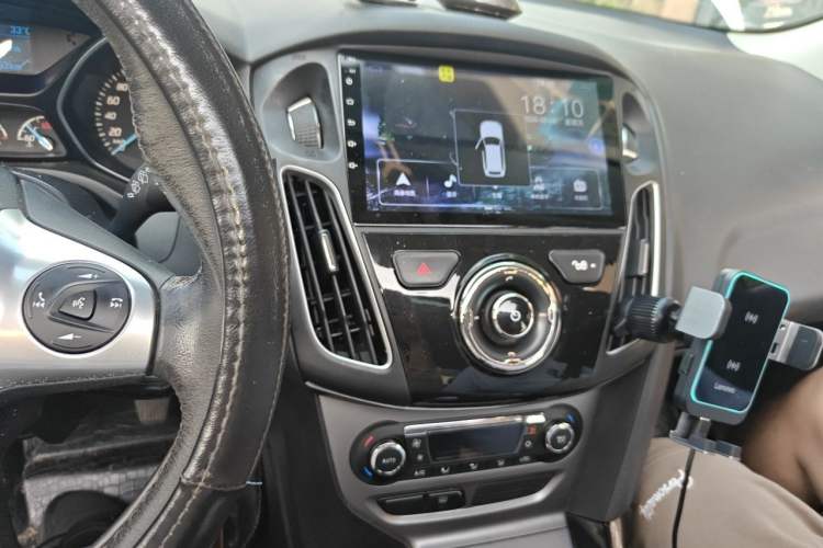 Used Ford Focus 2012 Hatchback 1.6L Manual Fashion Edition Audio And AC Panel