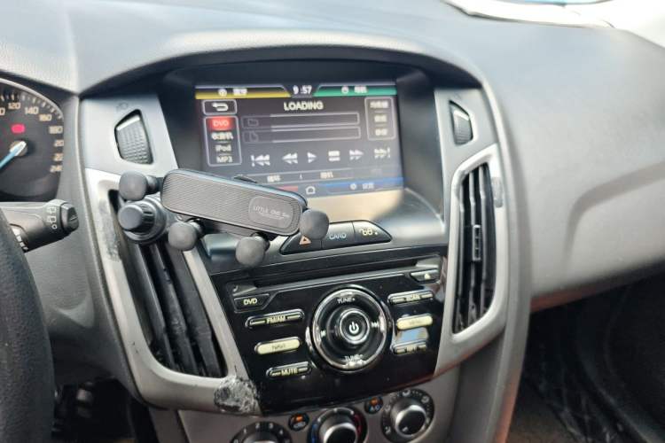 Used Ford Focus 2012 Hatchback 1.6L Automatic Comfort Model Audio And AC Panel