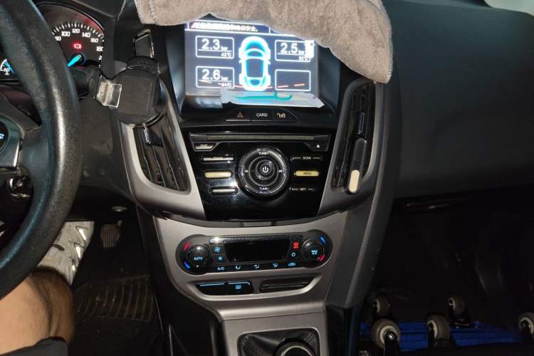 Used Ford Focus 2012 Sedan 1.6L Manual Fashion Edition Audio And AC Panel