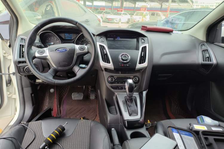 Used Ford Focus 2012 Sedan 1.6L Automatic Fashion Edition Audio And AC Panel