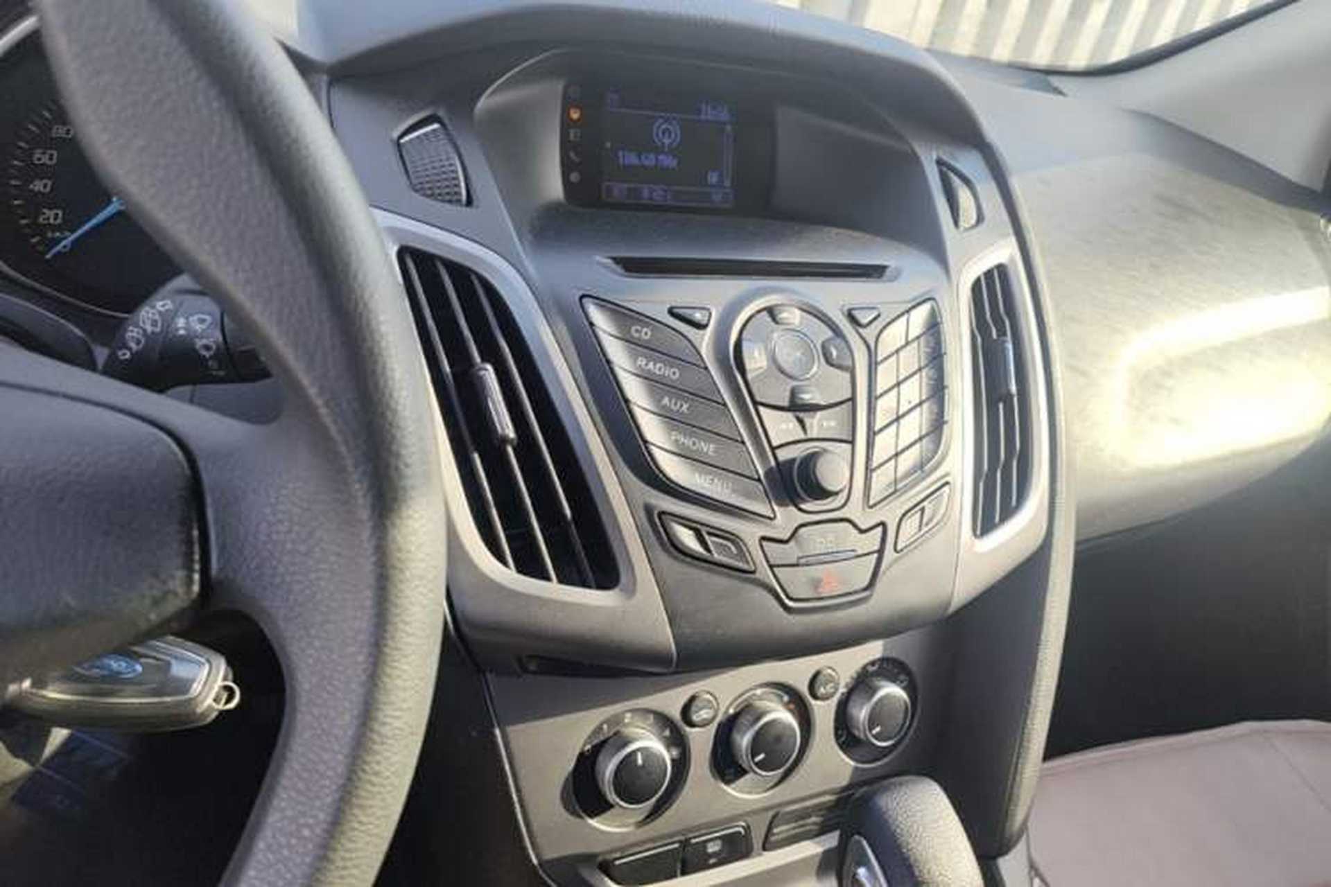 Used Ford Focus 2012 Hatchback 1.6L Automatic Comfort Model Audio And AC Panel
