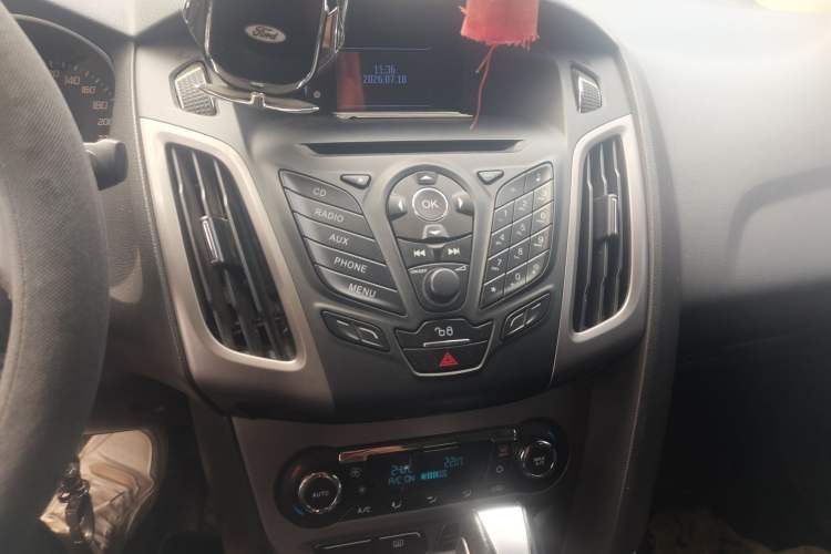 Used Ford Focus 2012 Sedan 1.6L Automatic Fashion Edition Audio And AC Panel