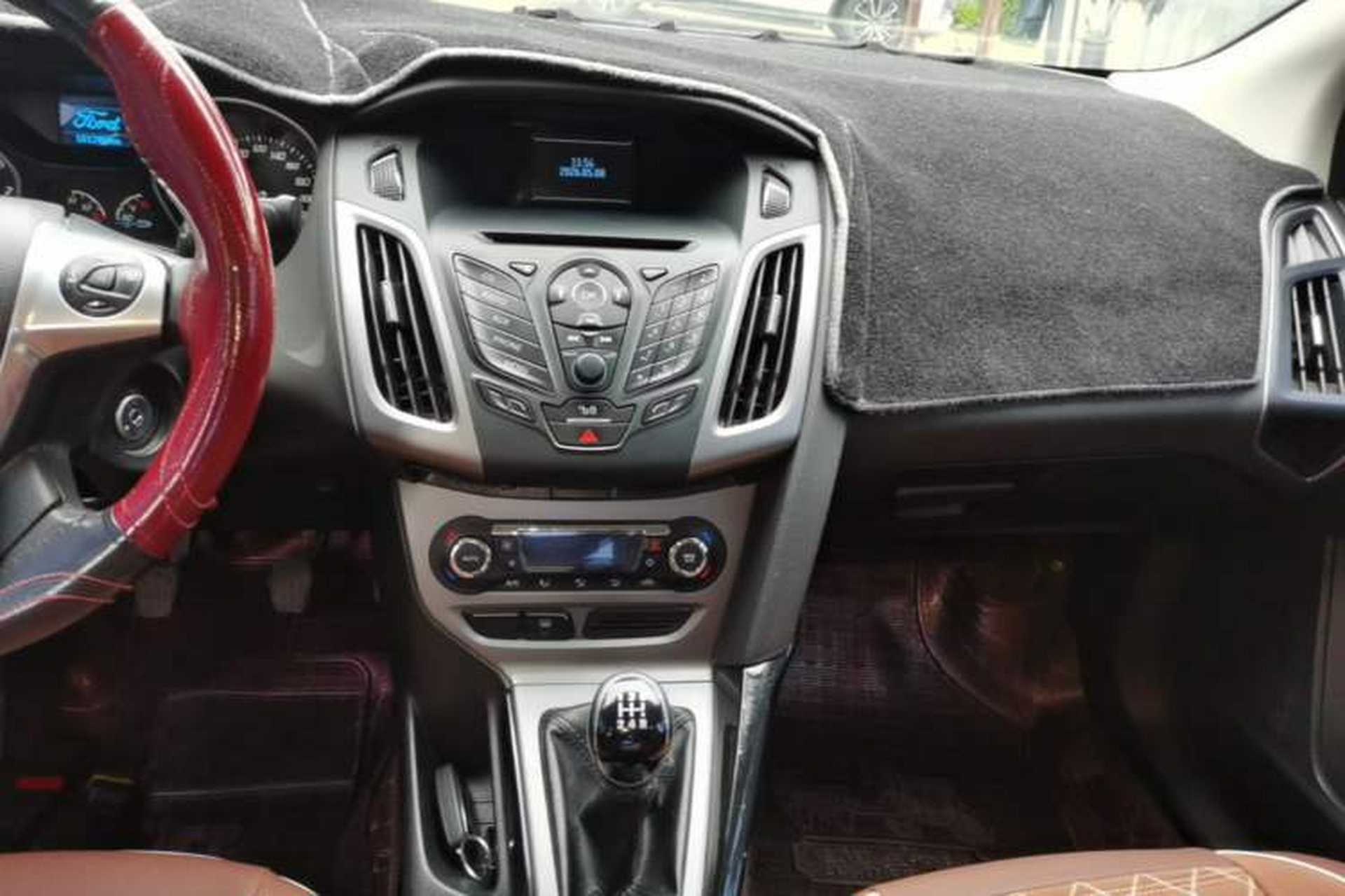 Used Ford Focus 2012 Sedan 1.6L Manual Fashion Edition Audio And AC Panel