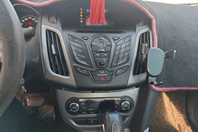 Used Ford Focus 2012 Sedan 1.6L Automatic Fashion Edition Audio And AC Panel