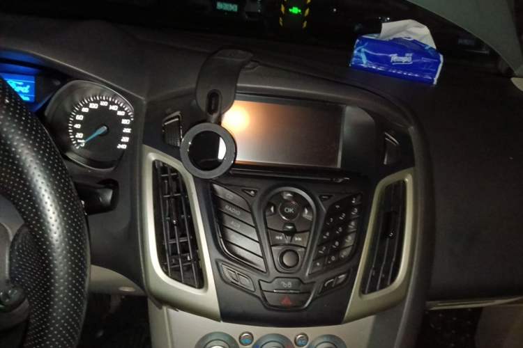Used Ford Focus 2012 Sedan 1.6L Automatic Comfort Model Audio And AC Panel