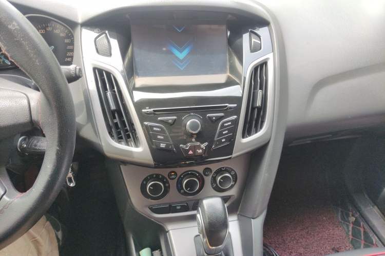 Used Ford Focus 2012 Hatchback 1.6L Automatic Comfort Model Audio And AC Panel