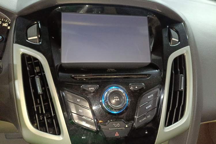 Used Ford Focus 2012 Sedan 1.6L Automatic Comfort Model Audio And AC Panel