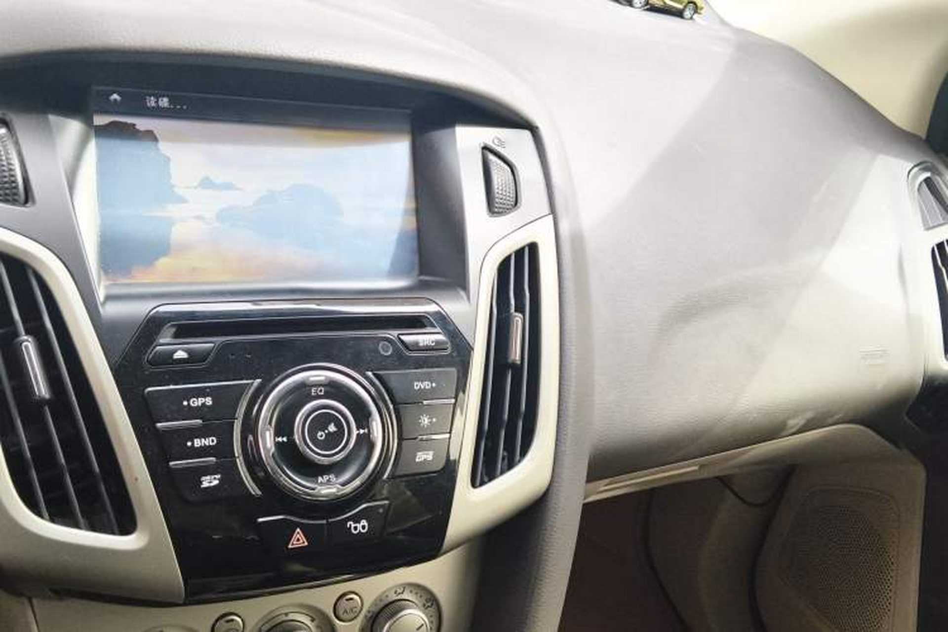 Used Ford Focus 2012 Sedan 1.6L Manual Comfort Model Audio And AC Panel