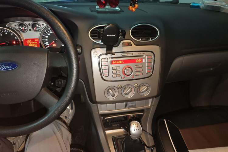 Used Ford Focus 2012 Hatchback Classic 1.8L Manual Base Model Audio And AC Panel