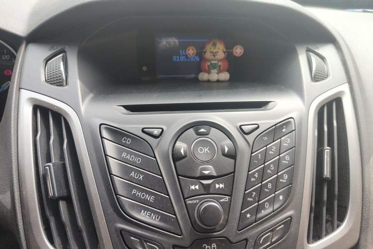 Used Ford Focus 2012 Hatchback 1.6L Automatic Fashion Edition Audio And AC Panel