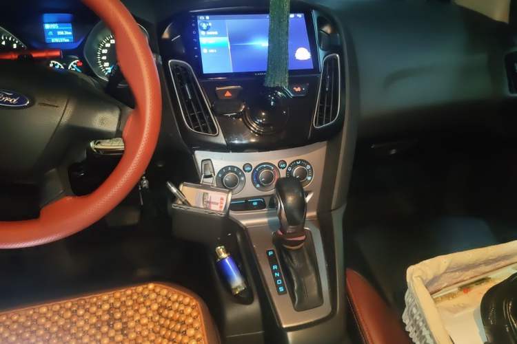 Used Ford Focus 2012 Hatchback 1.6L Automatic Comfort Model Audio And AC Panel