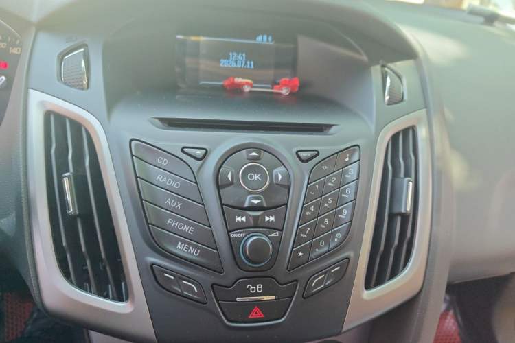Used Ford Focus 2012 Hatchback 1.6L Manual Fashion Edition Audio And AC Panel