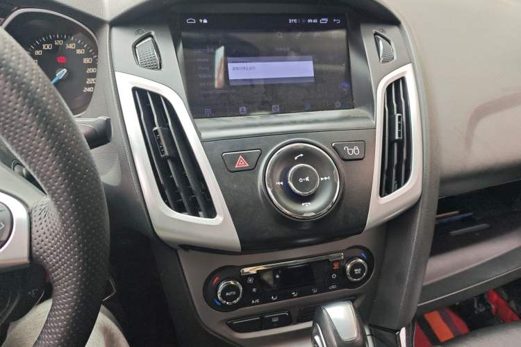 Used Ford Focus 2012 Sedan 1.6L Automatic Fashion Edition Audio And AC Panel