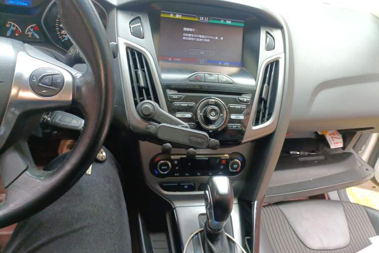 Used Ford Focus 2012 Sedan 1.6L Automatic Fashion Edition Audio And AC Panel