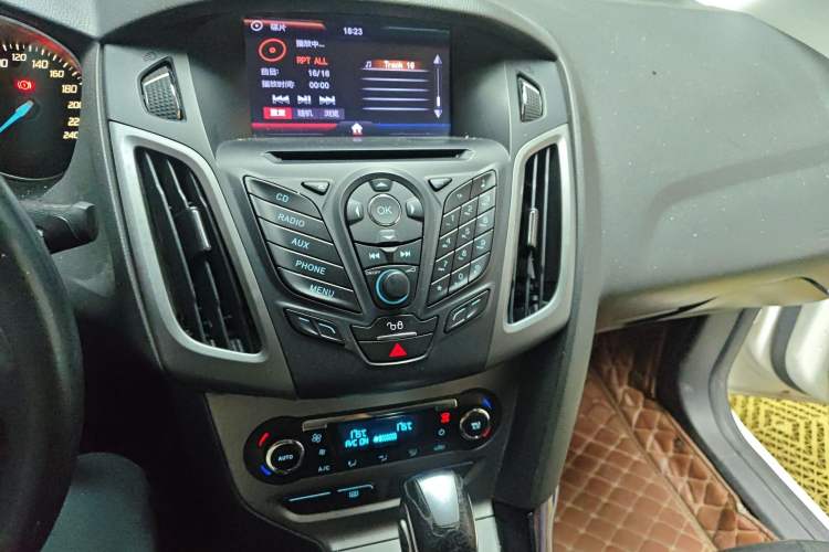 Used Ford Focus 2012 Sedan 1.6L Automatic Fashion Edition Audio And AC Panel