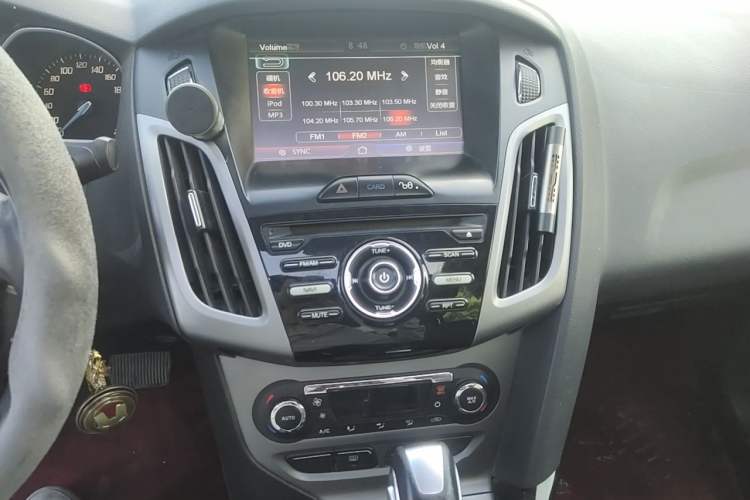 Used Ford Focus 2012 Sedan 1.6L Automatic Fashion Edition Audio And AC Panel