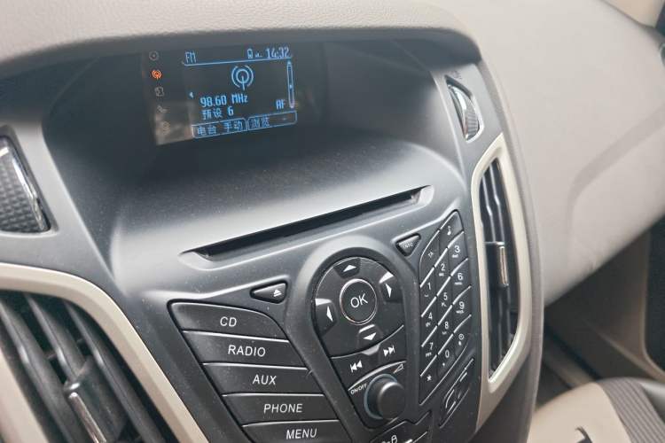 Used Ford Focus 2012 Sedan 1.6L Automatic Fashion Edition Audio And AC Panel
