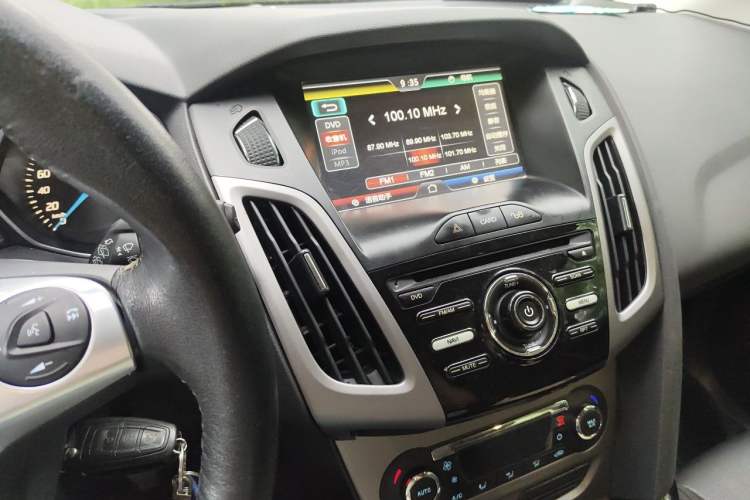 Used Ford Focus 2012 Hatchback 1.6L Manual Fashion Edition Audio And AC Panel