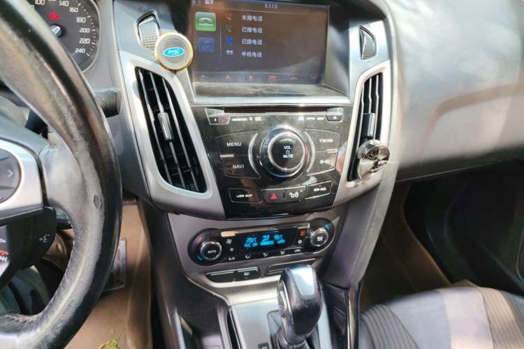 Used Ford Focus 2012 Sedan 1.6L Automatic Fashion Edition Audio And AC Panel