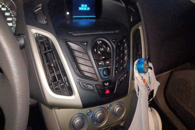 Used Ford Focus 2012 Sedan 1.6L Automatic Comfort Model Audio And AC Panel
