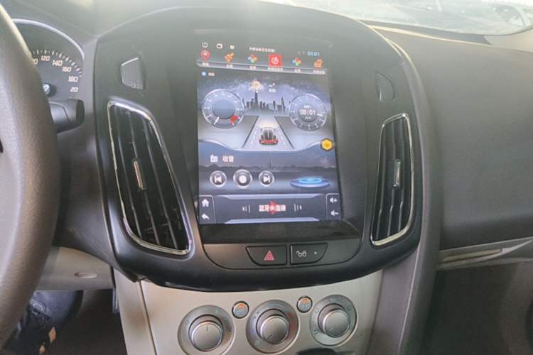 Used Ford Focus 2012 Sedan 1.6L Automatic Comfort Model Audio And AC Panel