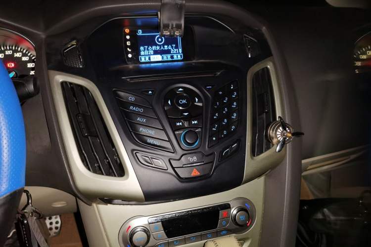 Used Ford Focus 2012 Sedan 1.6L Automatic Fashion Edition Audio And AC Panel