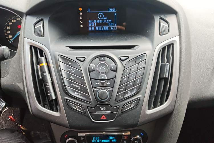 Used Ford Focus 2012 Sedan 1.6L Automatic Fashion Edition Audio And AC Panel
