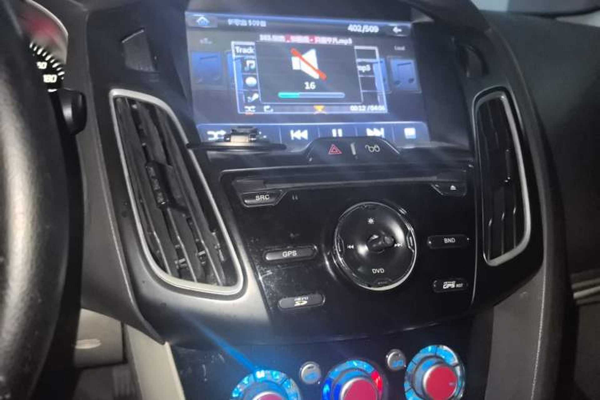 Used Ford Focus 2012 Sedan 1.6L Manual Comfort Model Audio And AC Panel