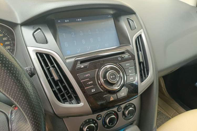 Used Ford Focus 2012 Hatchback 1.6L Automatic Comfort Model Audio And AC Panel