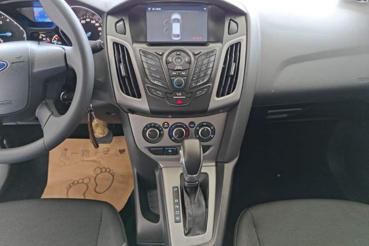 Used Ford Focus 2012 Hatchback 1.6L Automatic Comfort Model Audio And AC Panel