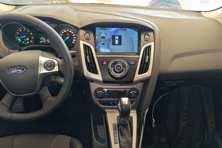 Used Ford Focus 2012 Sedan 1.6L Automatic Fashion Edition Audio And AC Panel
