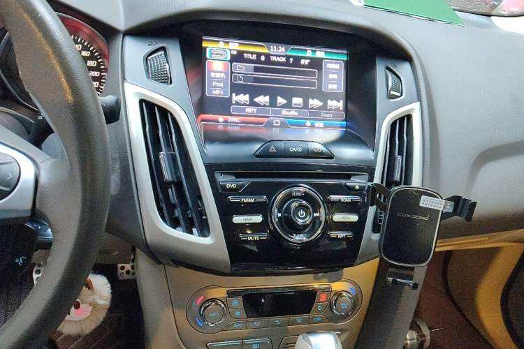 Used Ford Focus 2012 Sedan 1.6L Automatic Fashion Edition Audio And AC Panel
