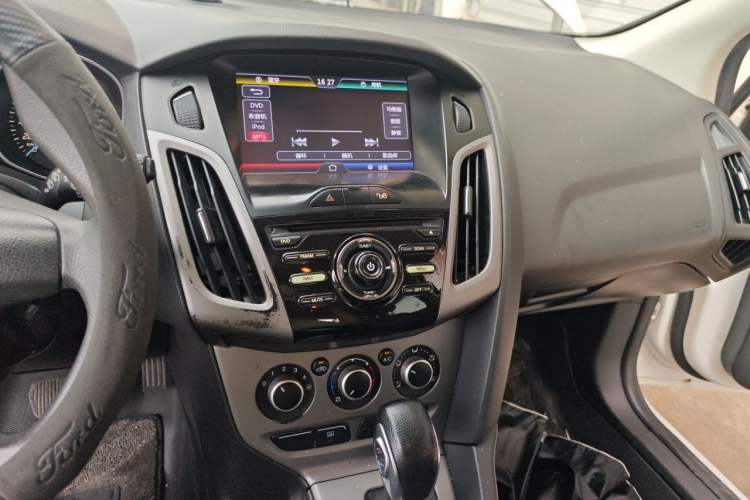 Used Ford Focus 2012 Hatchback 1.6L Automatic Comfort Model Audio And AC Panel
