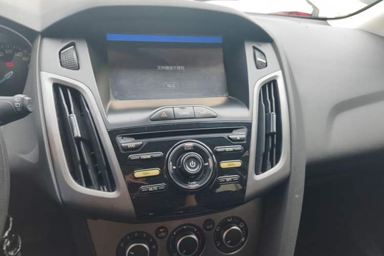 Used Ford Focus 2012 Hatchback 1.6L Automatic Comfort Model Audio And AC Panel