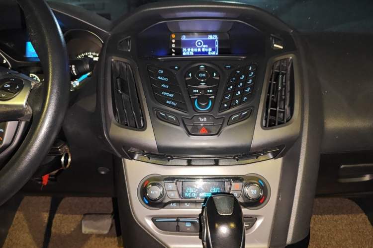 Used Ford Focus 2012 Sedan 1.6L Automatic Fashion Edition Audio And AC Panel