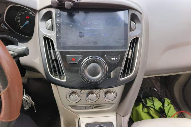 Used Ford Focus 2012 Sedan 1.6L Manual Comfort Model Audio And AC Panel