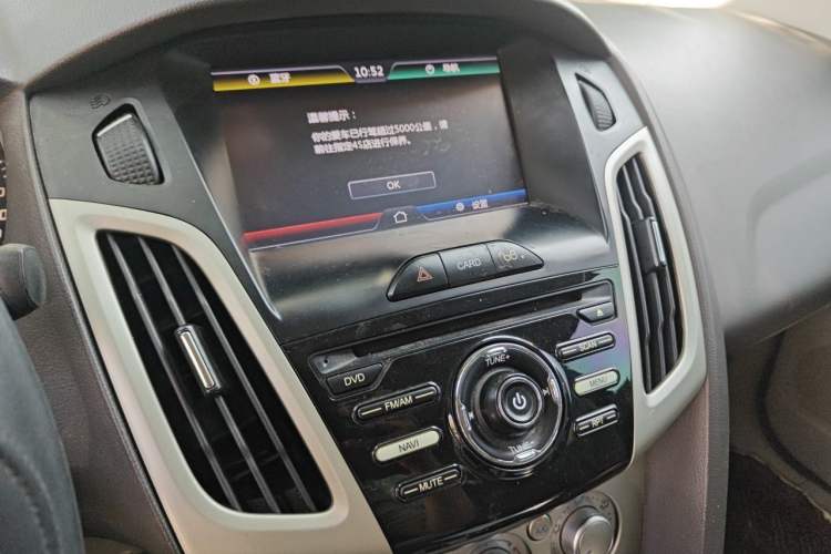 Used Ford Focus 2012 Sedan 1.6L Automatic Comfort Model Audio And AC Panel