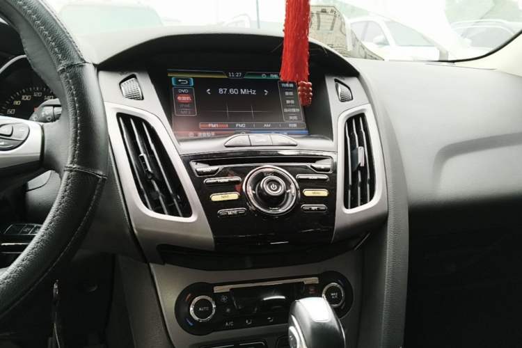 Used Ford Focus 2012 Sedan 1.6L Automatic Fashion Edition Audio And AC Panel