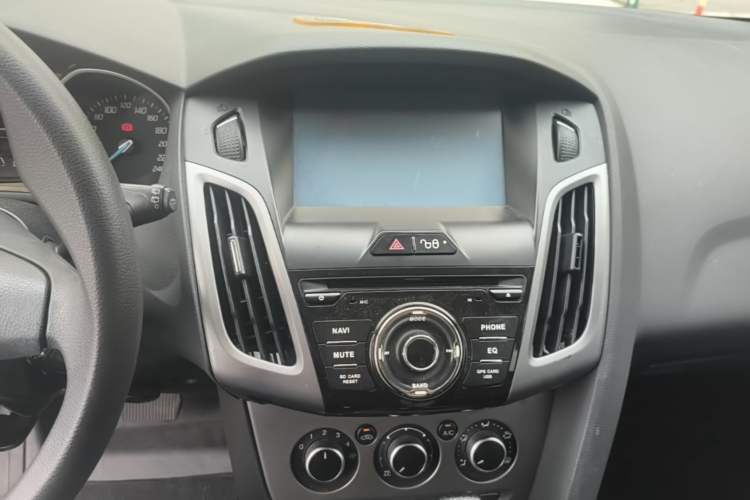 Used Ford Focus 2012 Hatchback 1.6L Automatic Comfort Model Audio And AC Panel