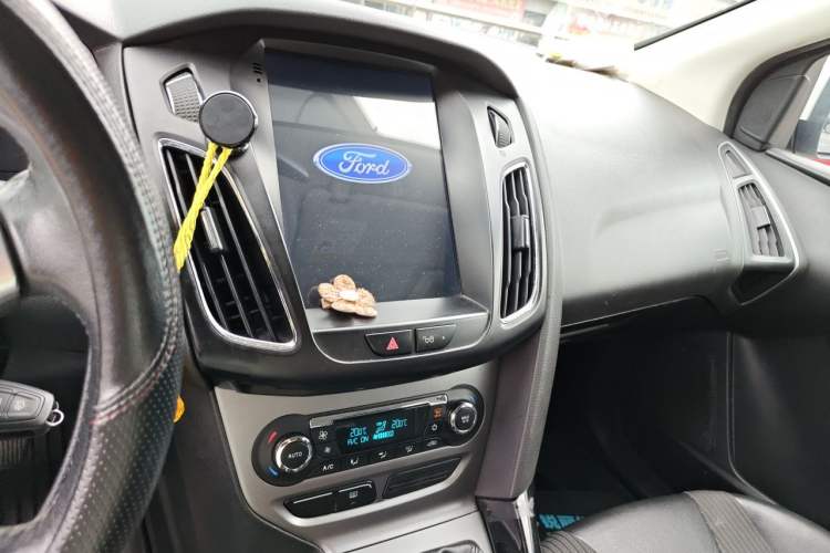 Used Ford Focus 2012 Sedan 1.6L Manual Fashion Edition Audio And AC Panel