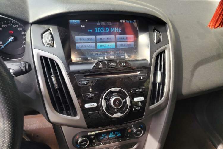 Used Ford Focus 2012 Hatchback 1.6L Manual Fashion Edition Audio And AC Panel