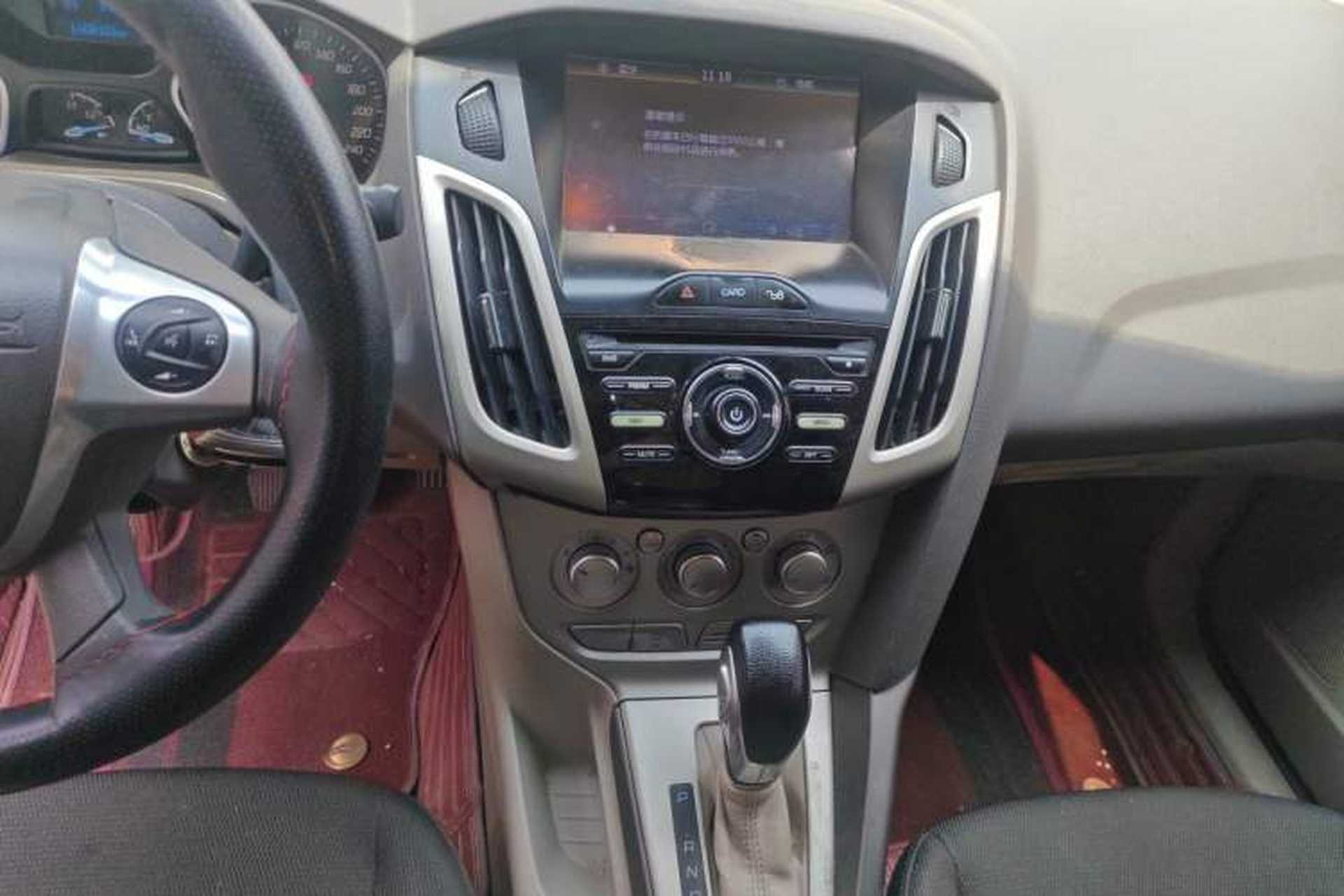 Used Ford Focus 2012 Sedan 1.6L Automatic Comfort Model Audio And AC Panel